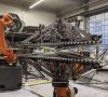 Roboter wickeln Carbonfasern zu einer Fassade